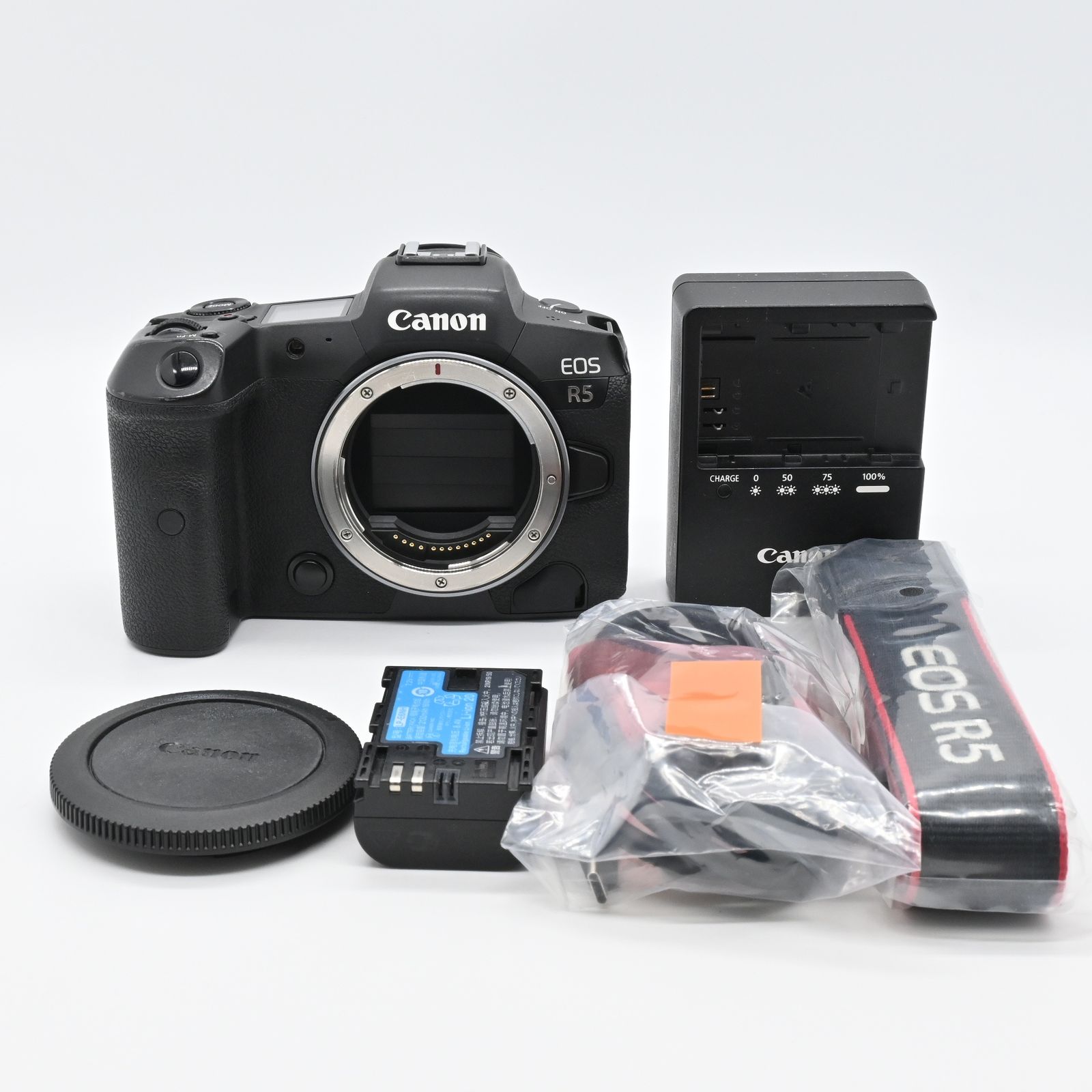 Canon R5 ボディ ショット数3,000回以下 WW2868 Canon EOS R5 ボディ ショット数 68000以下 - メルカリ