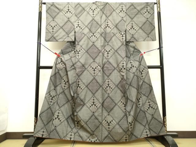 平和屋着物○本場大島紬 7マルキ 150亀甲 花菱文 正絹 逸品 DAAS2349tw  