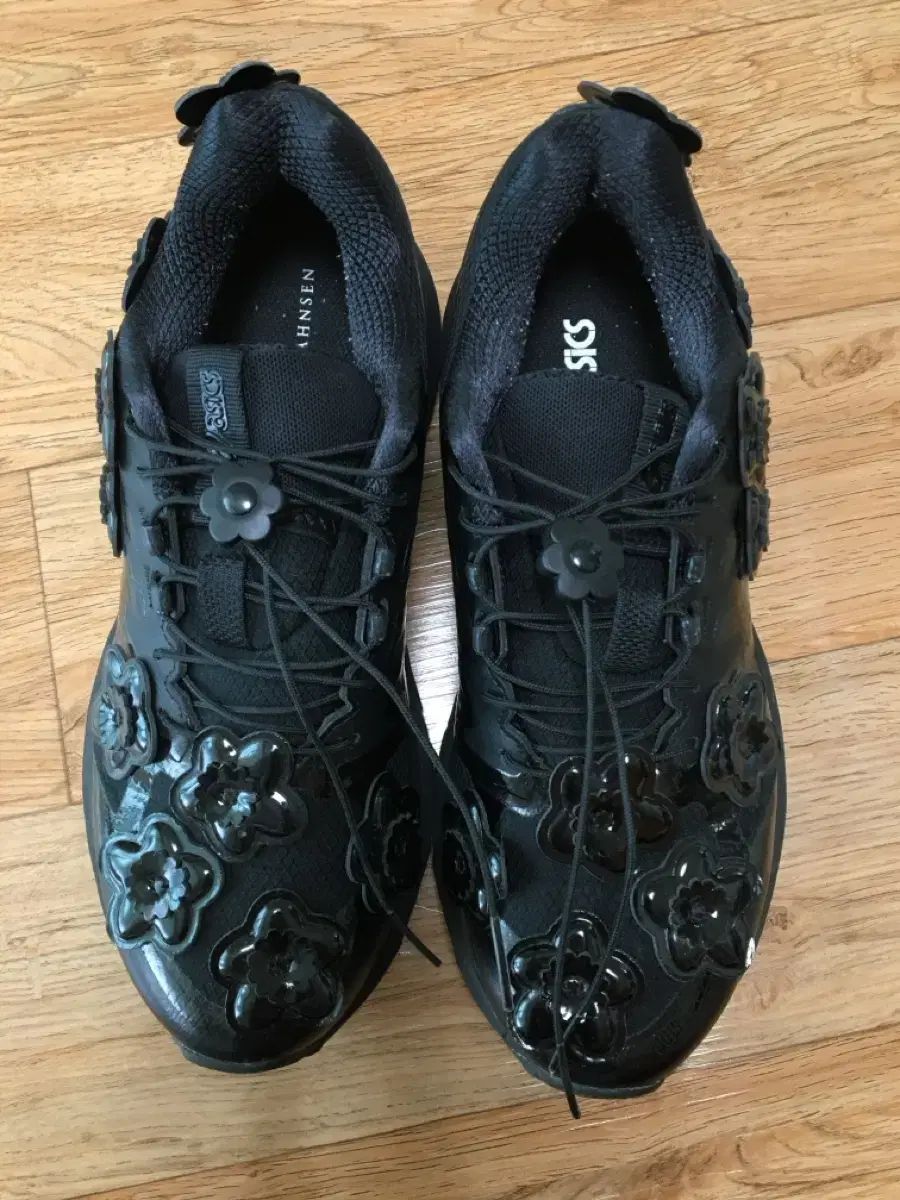 Asics(アシックス) X セシリエ Cecilie Bahnsen(セシリー