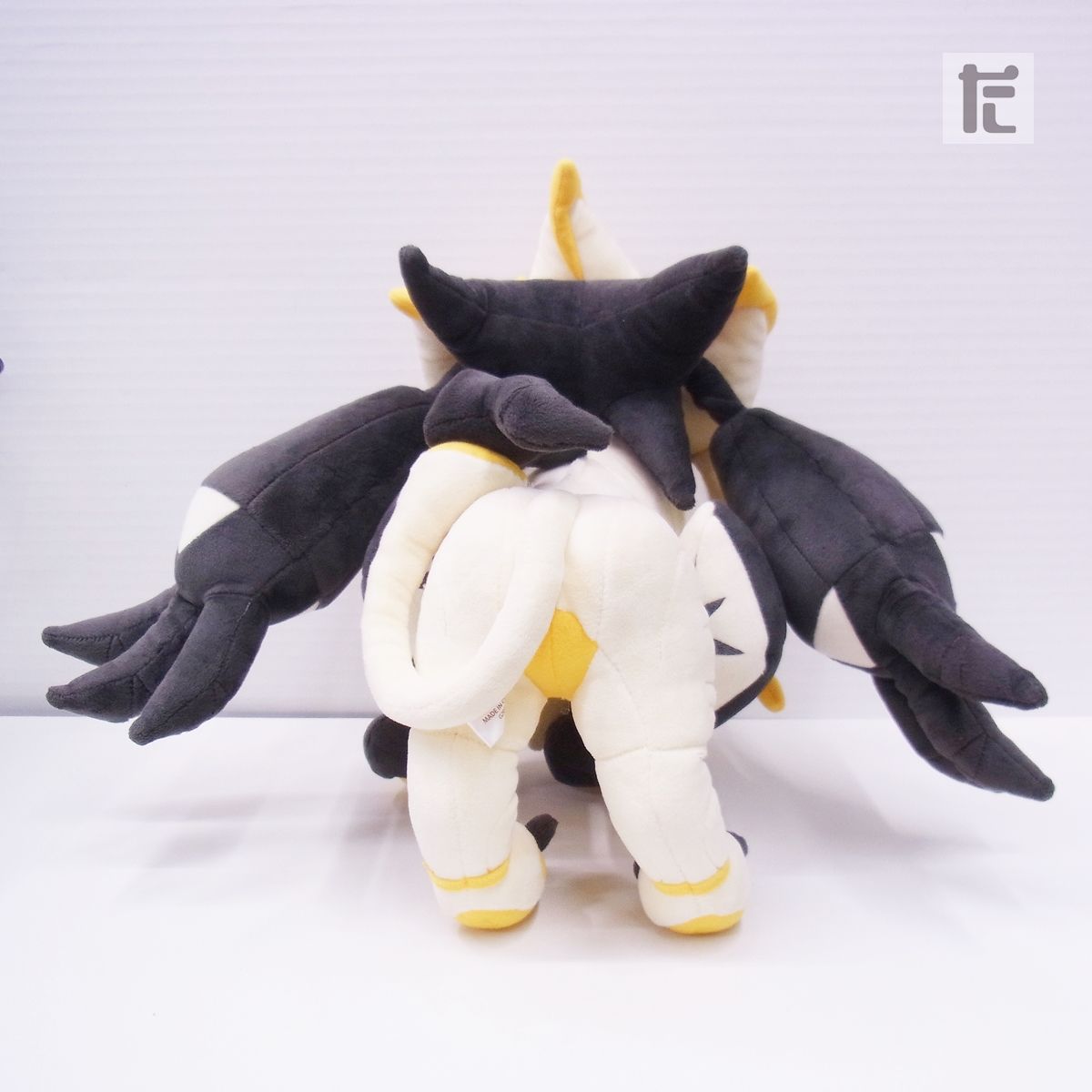 プレゼント付き！ポケモンセンター限定 ネクロズマ たそがれのたてがみ ぬいぐるみ 800 ぬいぐるみ Pokémon fit ネクロズマ(たそがれのたてがみ