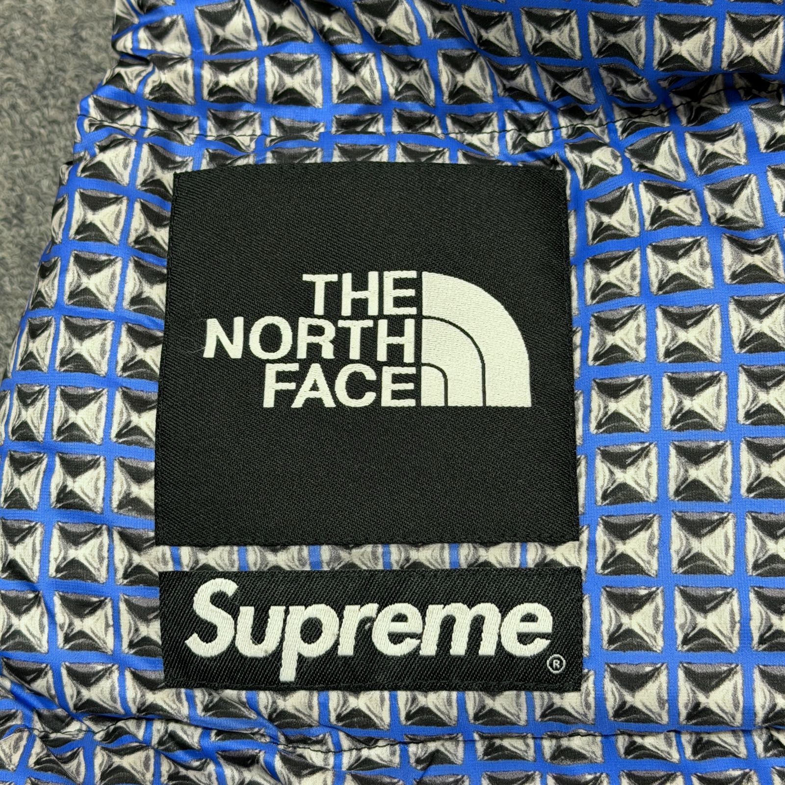 正規 Supreme 21SS ×THE NORTH FACE Studded Nuptse Jacket スタッズヌプシダウンジャケット シュプリーム ザノースフェイス コラボ ND42100I ブラック×ブルー L 89133A5 KANDAIZUMI_COM