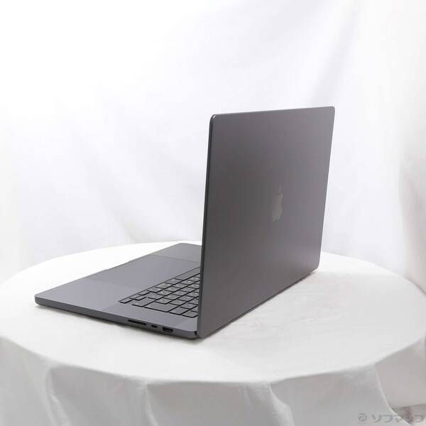 中古品〕 MacBook Pro 16.2-inch Late-2024 MX303J／A Apple M4