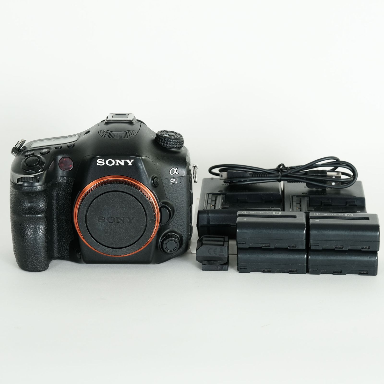 シャッター数70 563回｜バッテリー4つ チャージャー2つ SONY α99 SLT-A99V | ソニーAマウント