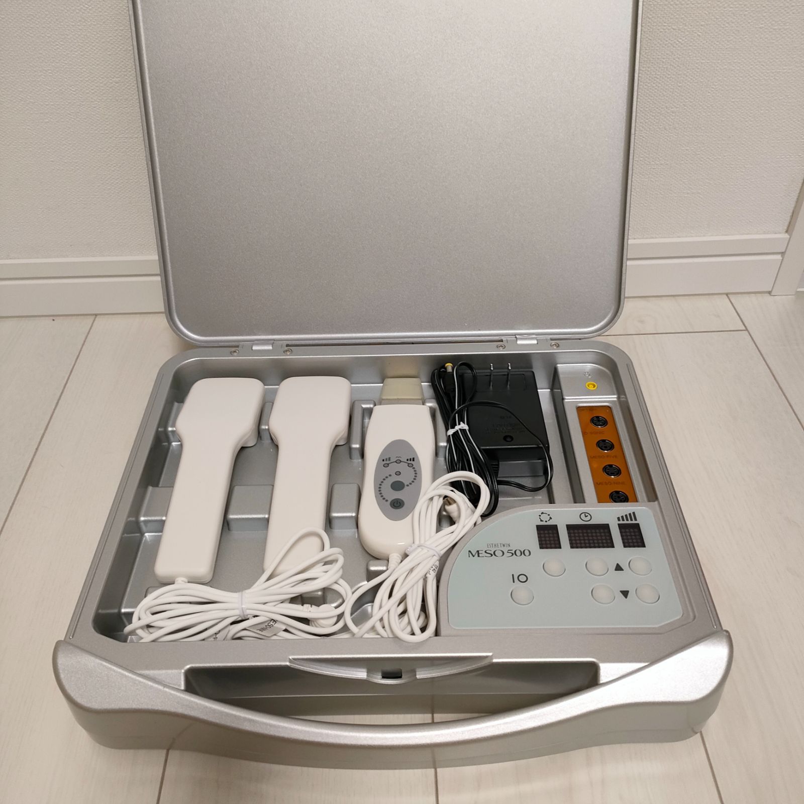 ESTHETWIN SE とBー100 新品未開封のジェル付き 美顔器セット ESTHETWIN