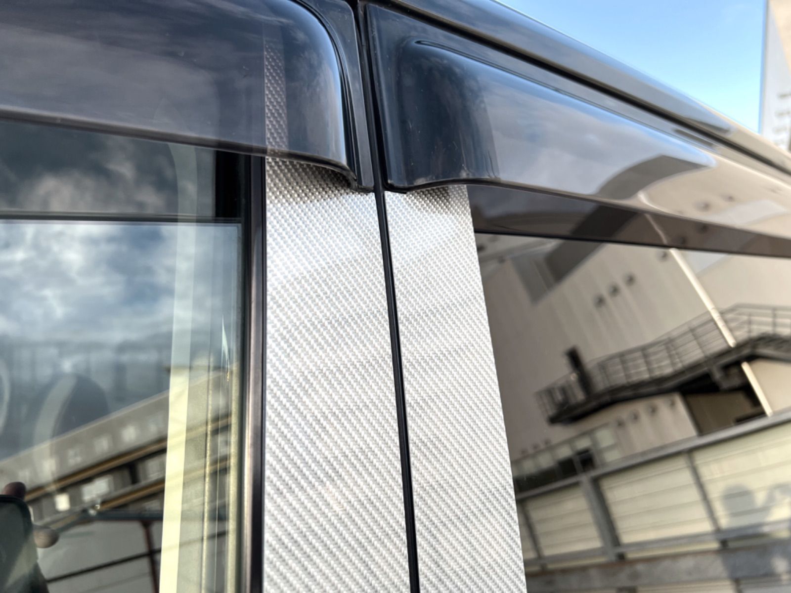 日産 Y50系 フーガ【リアルカーボン／綾織りシルバー】ピラー