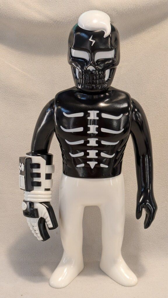 PUNKDRUNKERS SKULLTOYS GUY2 ガイツ 蓄光 グローブ付 61rEeI2aSVL._UF894,1000_QL80_.jpg
