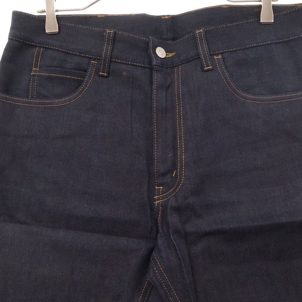 GUCCI刺繍アップリケ付テーパードジーンズ