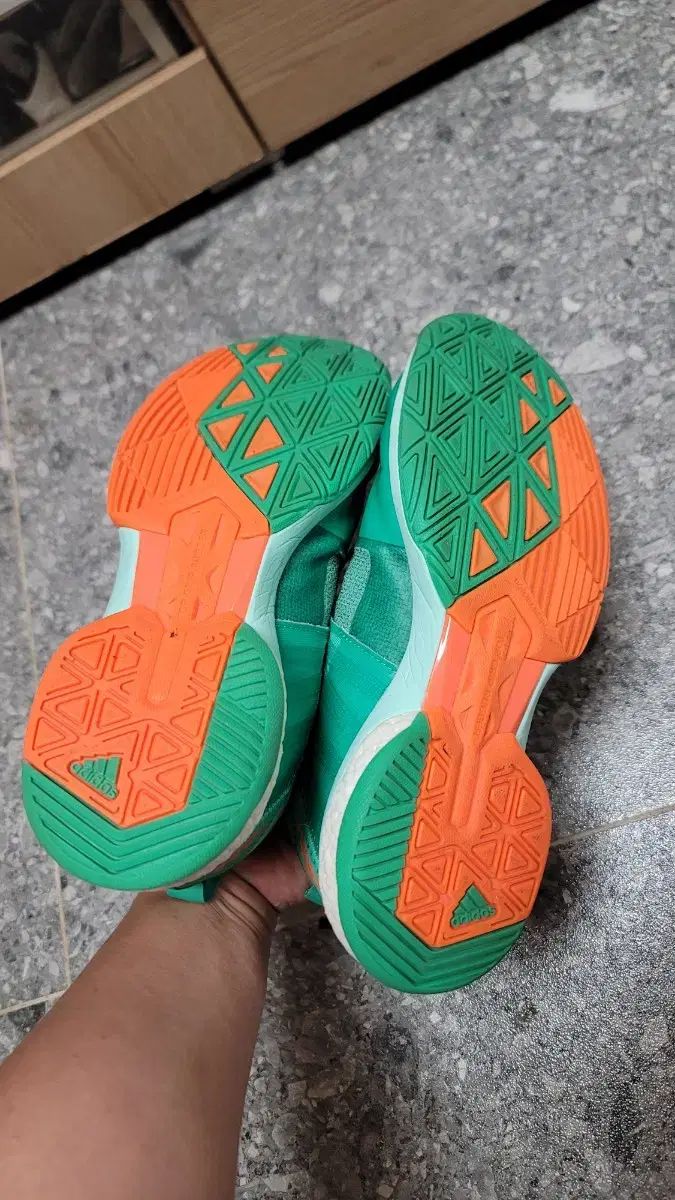 adidas 新色 ヴフト P8 アディダス バドミントンラケット WUCHT