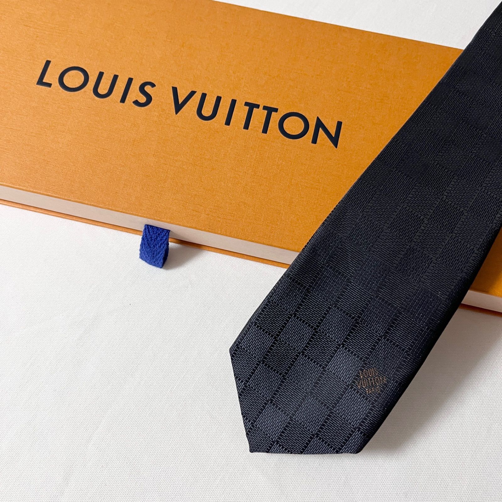 美品 LOUIS VUITTON ルイヴィトン ネクタイ チャコール ブラック 美品 LOUIS VUITTON ルイヴィトン ネクタイ シルク100