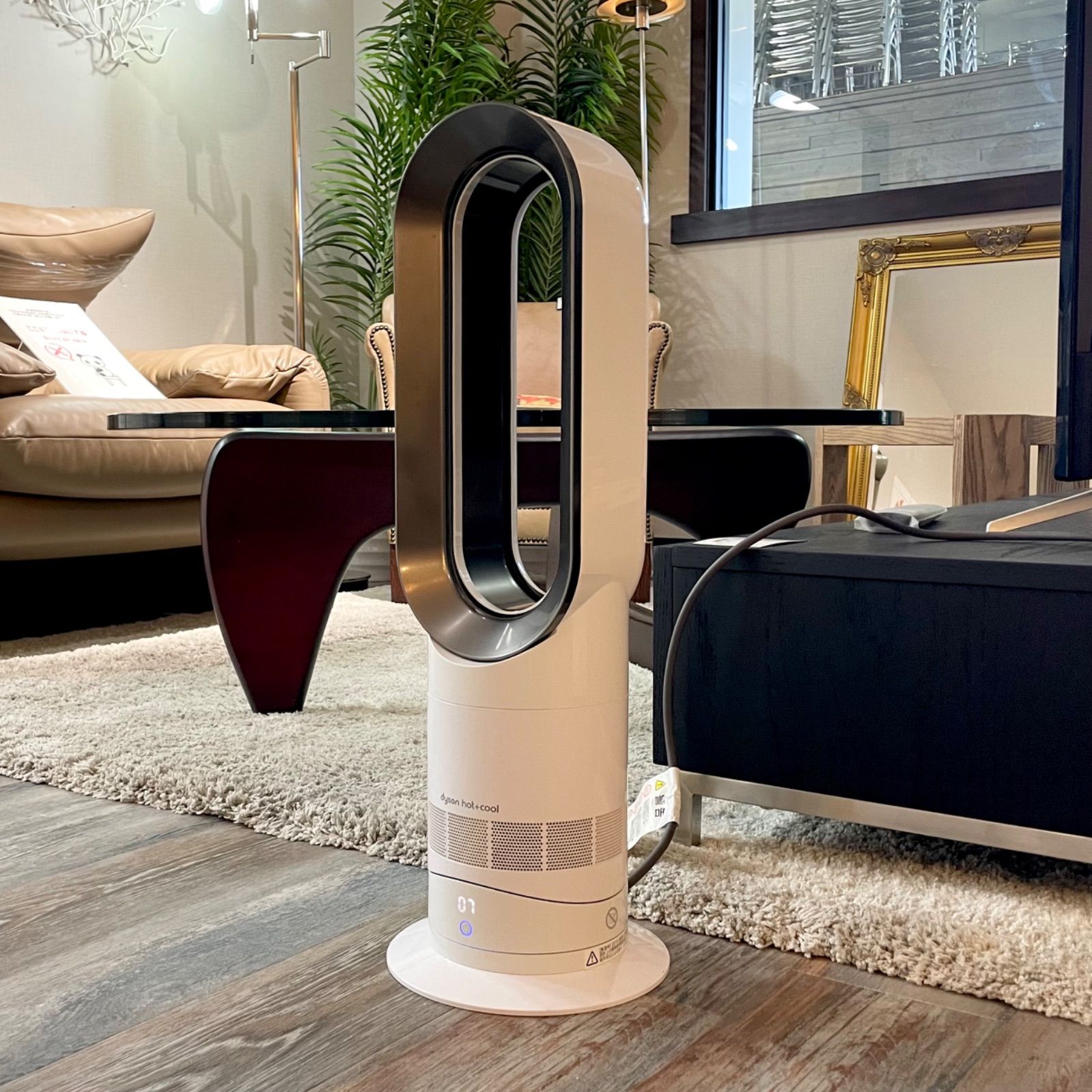 Dyson ダイソン セラミックファンヒーター AM09 ダイソン Dyson Hot +