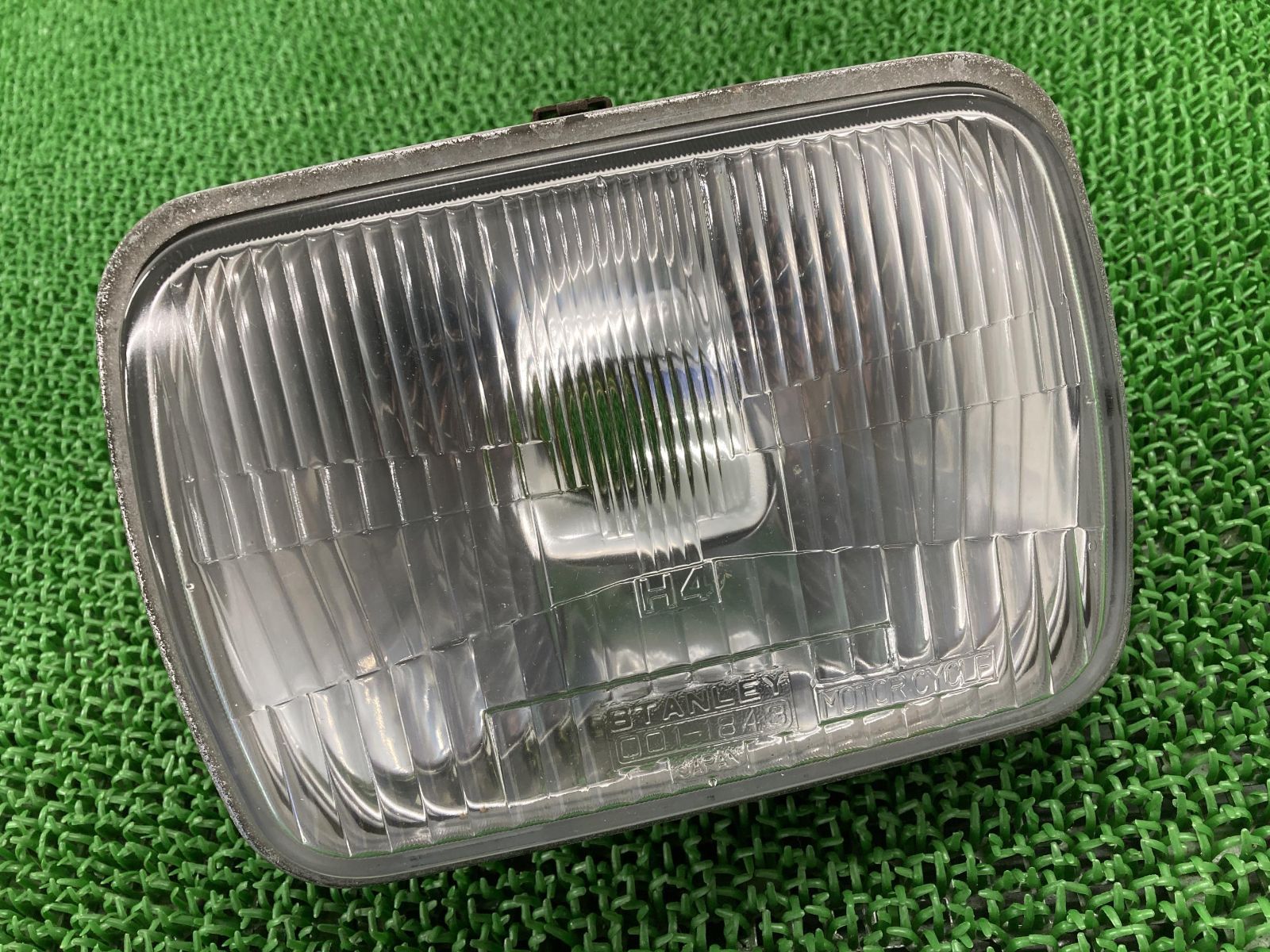 GPZ900R ヘッドライト 001-1843 カワサキ 純正 1998年式外し ZX900A-080*** 割れ欠け無し コンディション良好 品薄 【中古】 24 GPZ900R ヘッドライト 001-1843 ZX900A-051*** カワサキ 純正 中古