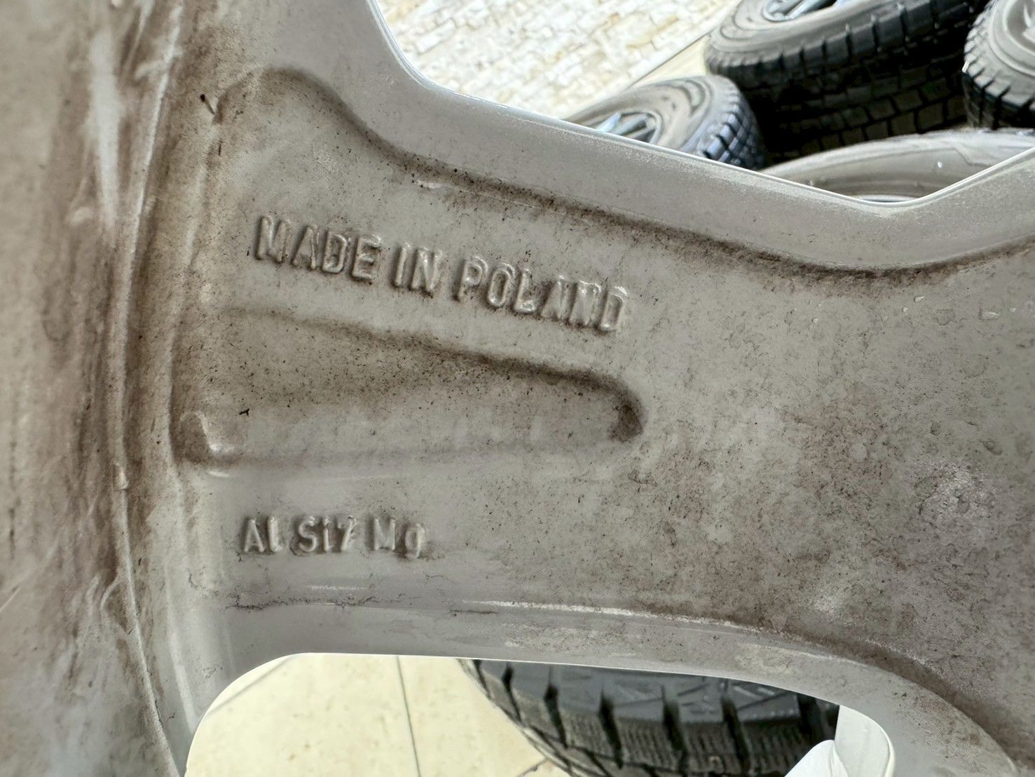 245|45R19 VRX2