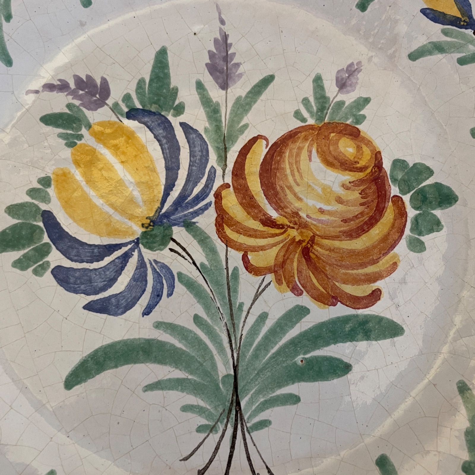 ショップ Cul noir faïence de Nevers polychrome à décors de fleurs