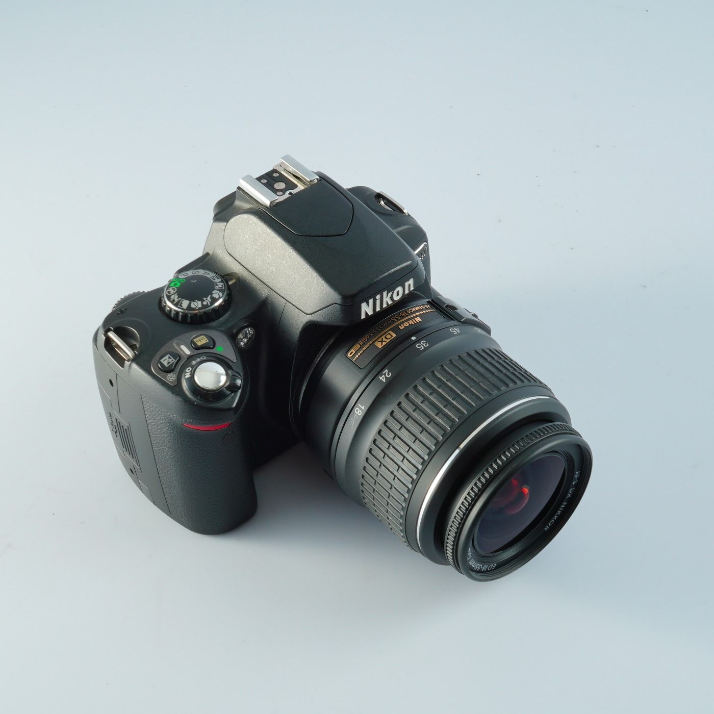 Nikon ニコン D40 ＋AF-S DX NIKKOR 18-55mm F/3.5-5.6 GⅡ ED 