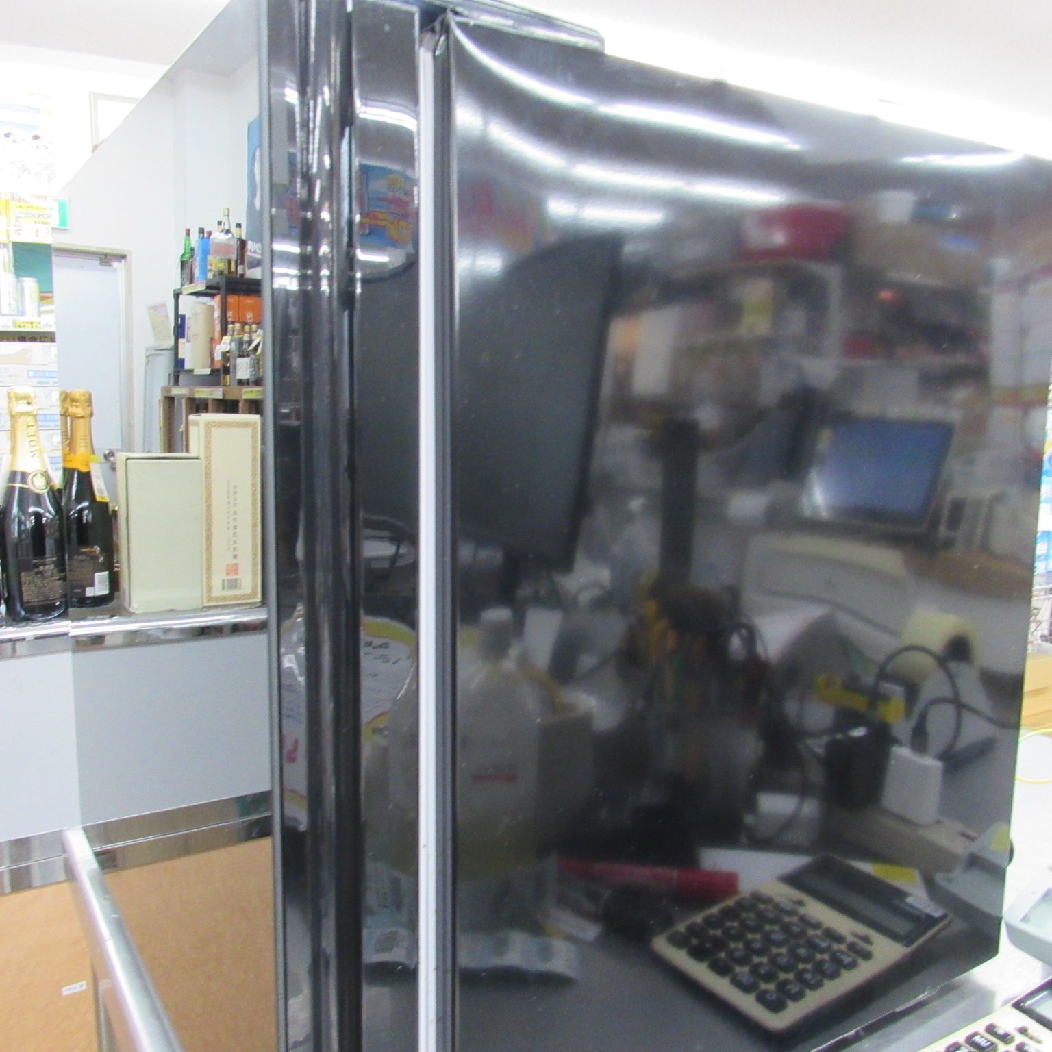 エルソニック ミラー冷蔵庫 46Ｌ セカンド冷蔵庫として最適！鏡面ボディがリビングで映えるELSONICの