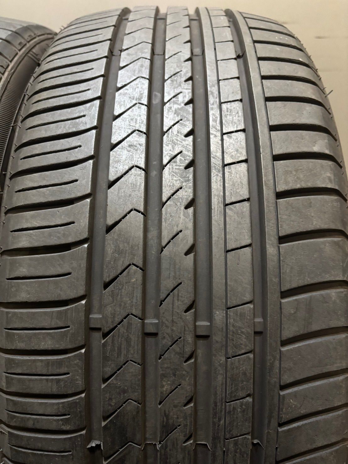 225 40ZR19 WINRUN R330 21年製 夏タイヤ サマータイヤ 4本 クラウン プリウス ウィッシュ 南5-K297