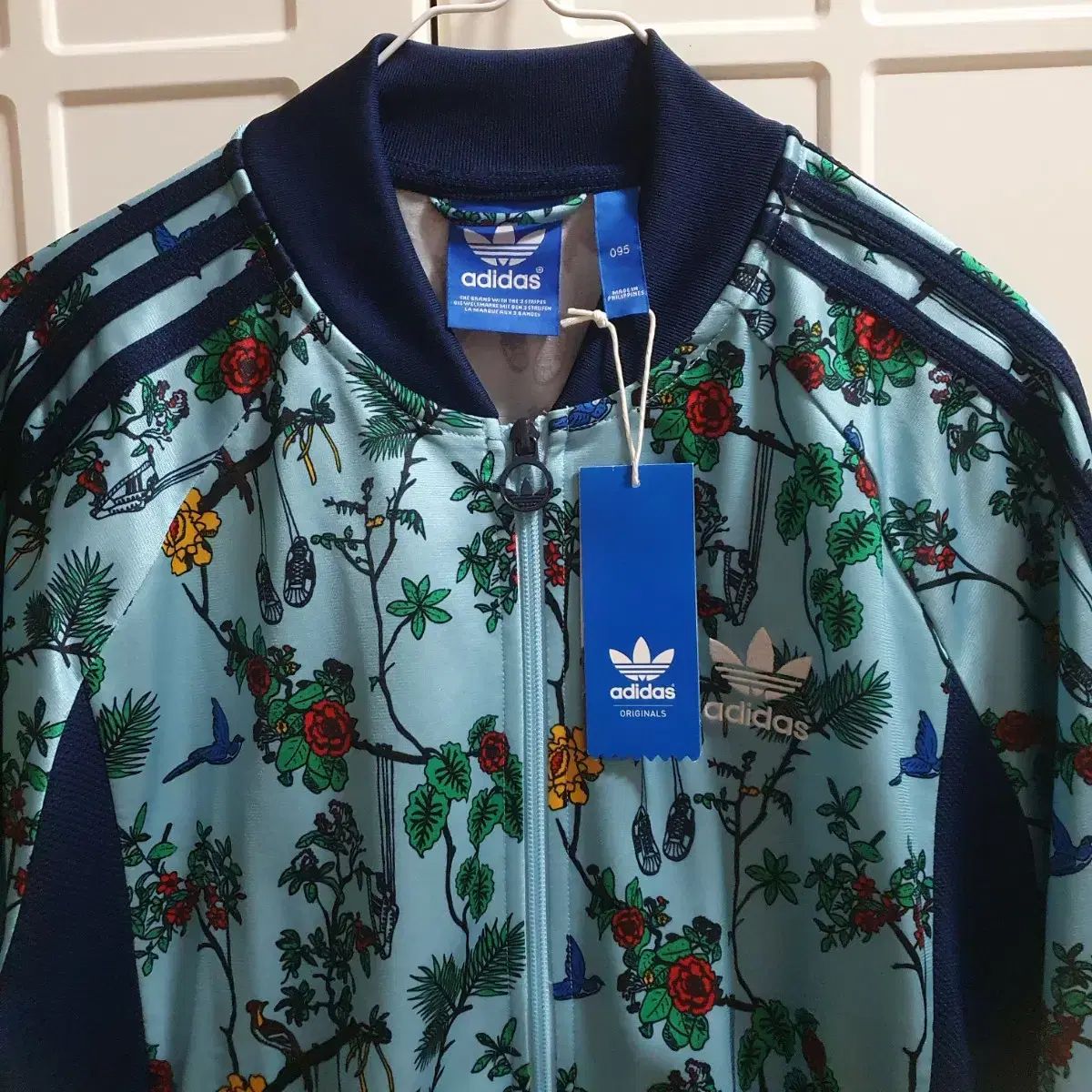 adidas アディダス