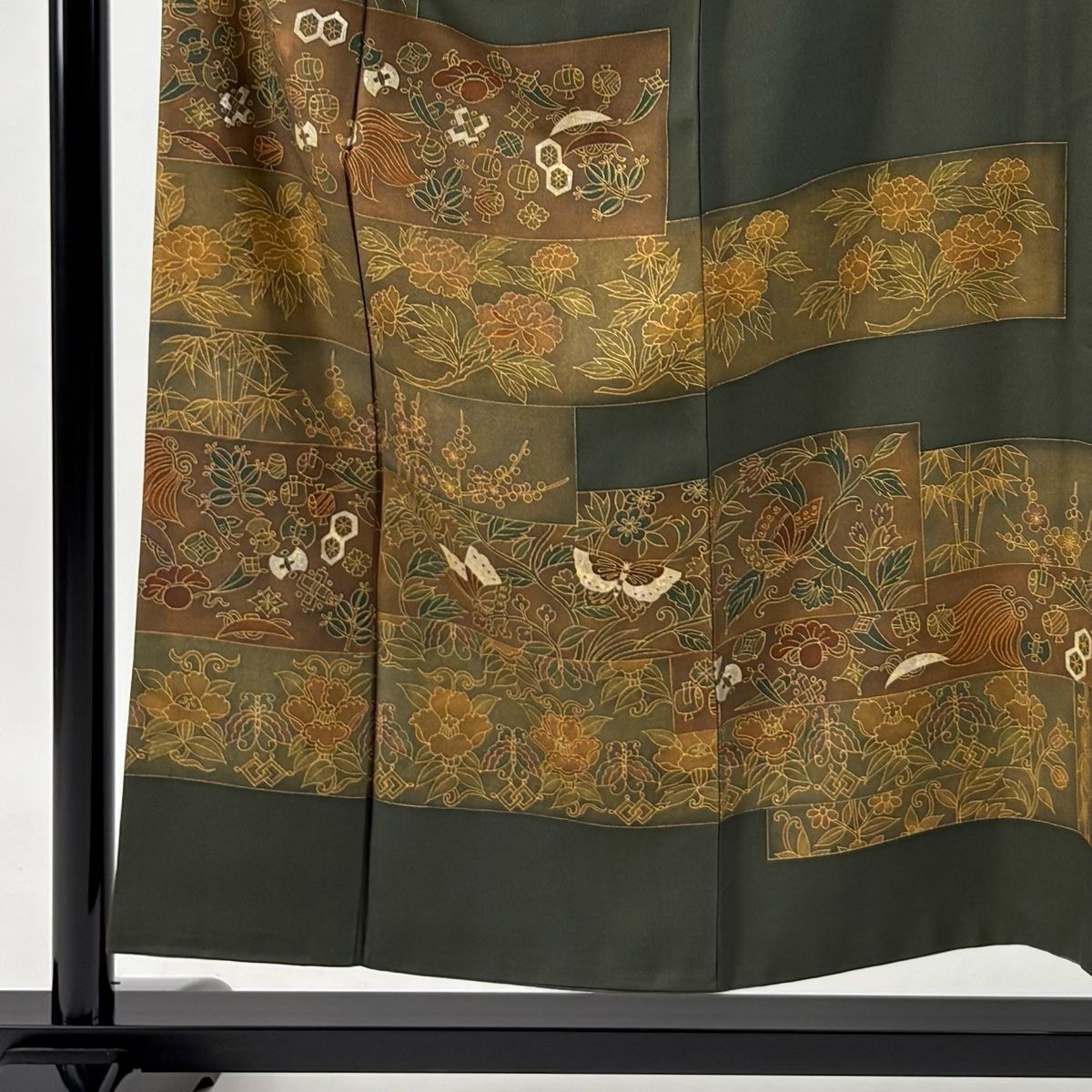 訪問着 身丈153cm 裄丈62cm S 袷 草花 宝尽くし 刺繍 金彩 深緑 正絹 秀品 一つ紋