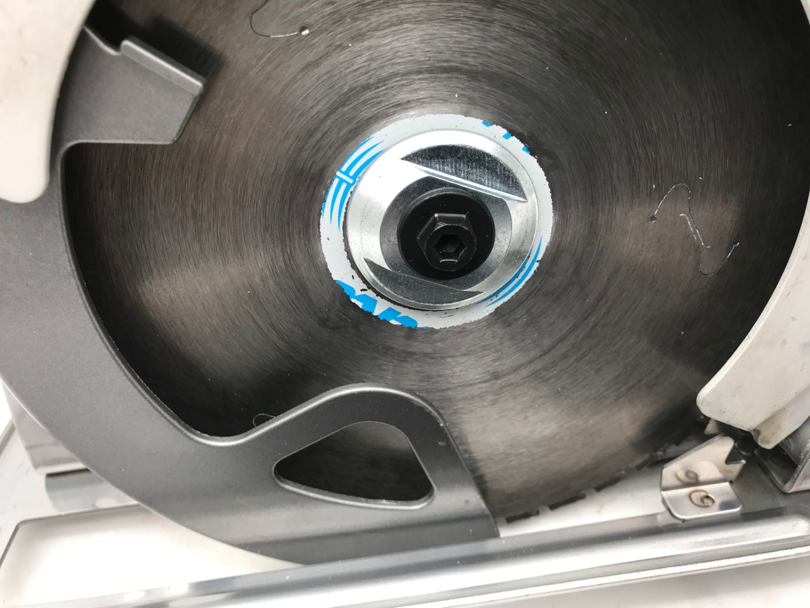 40V185㎜充電式チップソーカッタ CS001GRMX