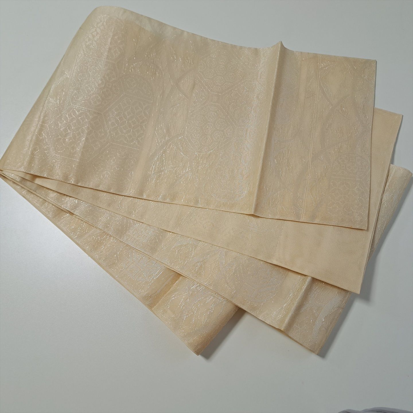 未使用近い　美品　ベージュゴールド 正絹　絽　袋帯　夏帯 夏用 夏帯 夏袋帯 紗 正絹 ベージュ系地に銀糸で亀甲紋 ほ11J07a