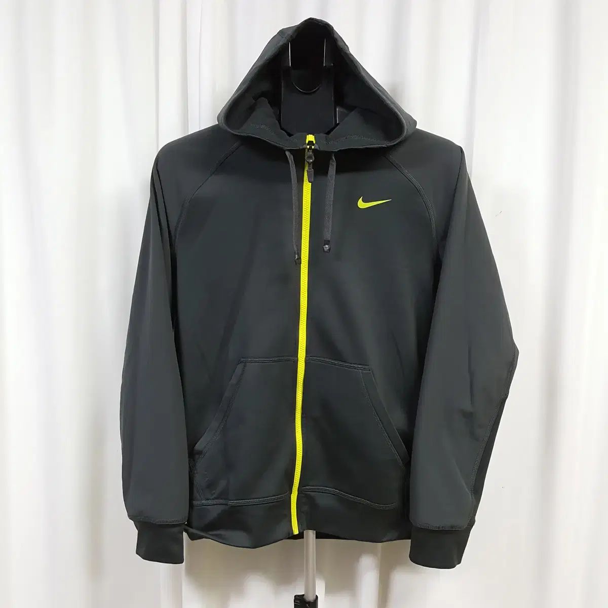 【雷市場（ポンジャン）商品韓国直送】 Nike(ナイキ） 起毛裏地 フード付き ジップアップパーカー メンズ 100 お勧め