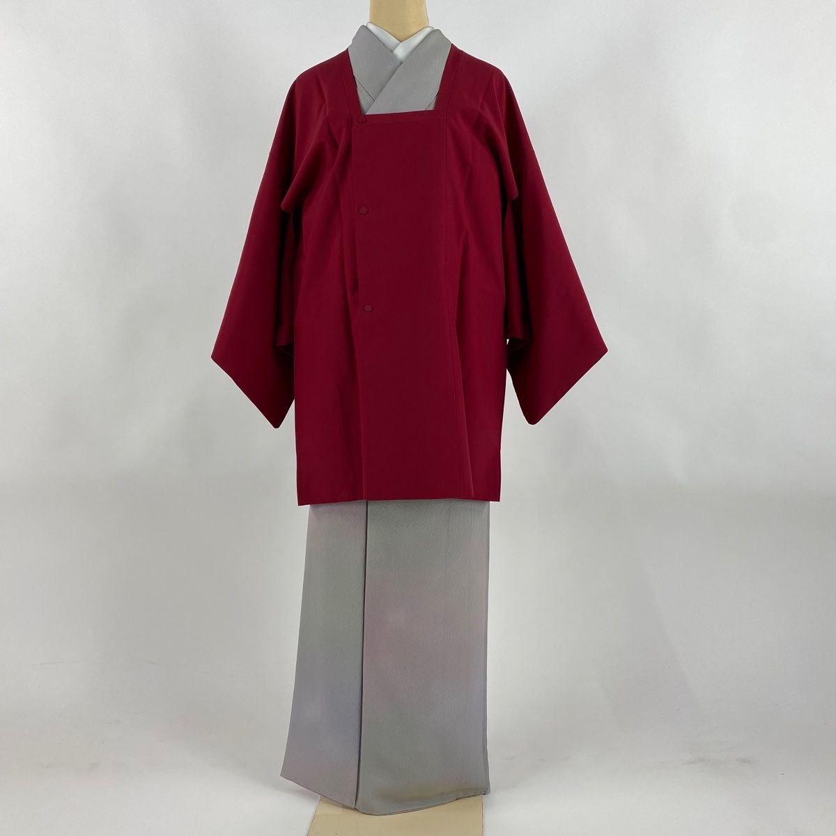 送料無料。 道行 身丈85cm 裄丈63.5cm S 和装コート 角衿 花 刺繍 ラメ糸 えんじ色 化繊 秀品 【激安大特集】