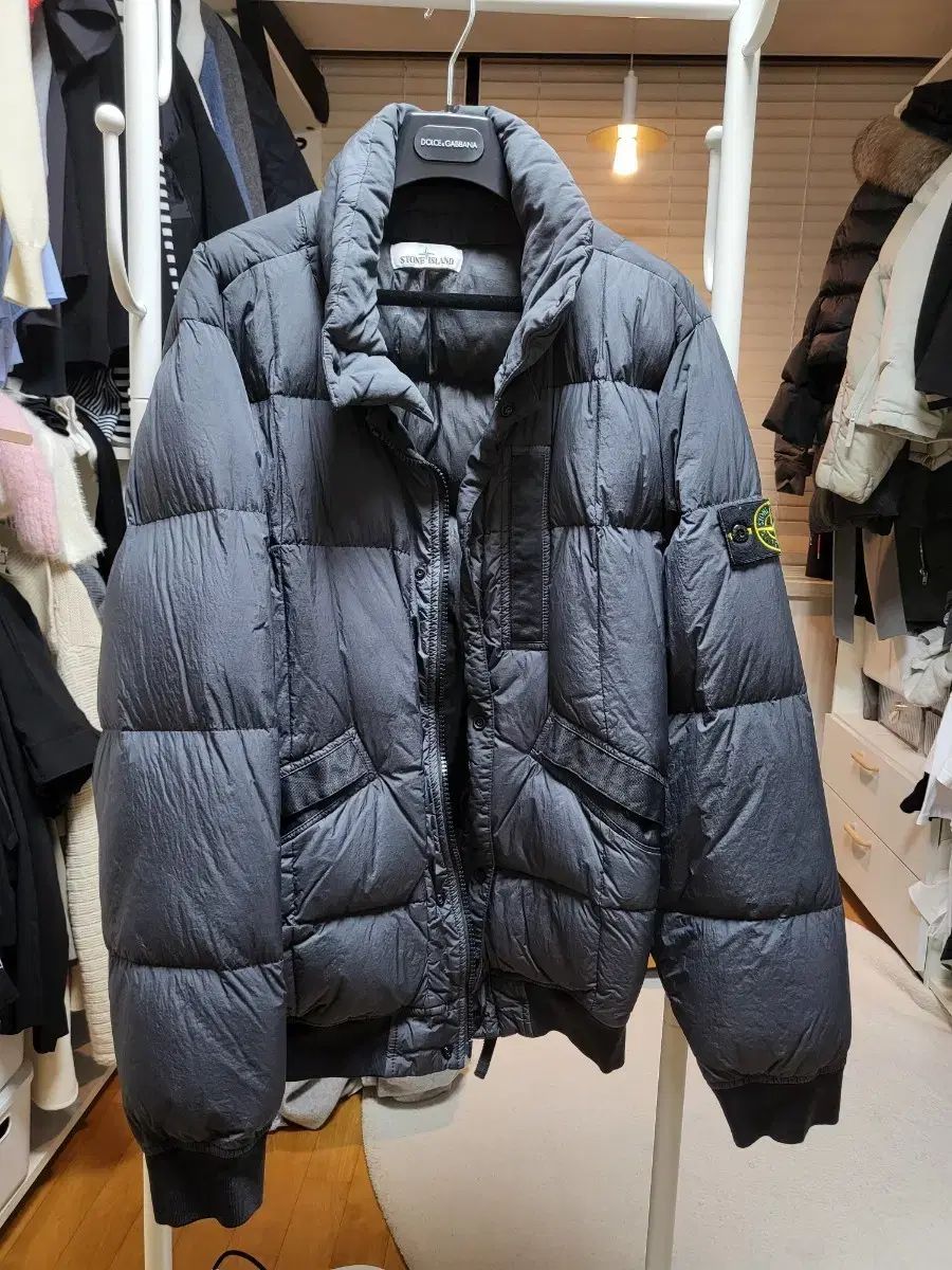 STONE ISLAND ストーンアイランド ブラック ダウン アウター