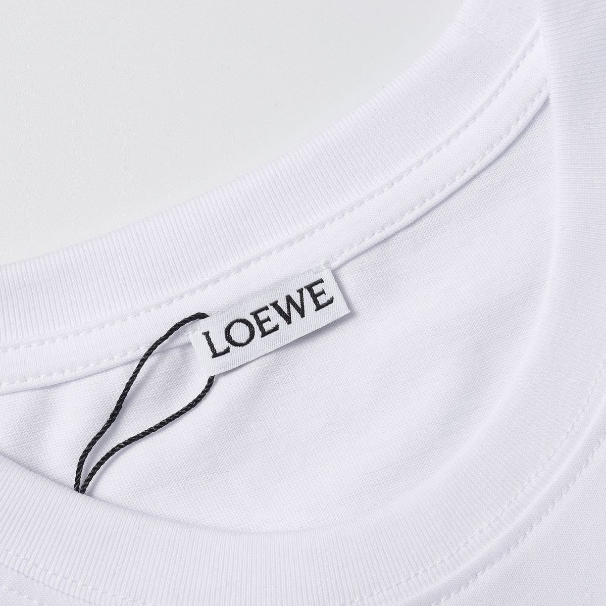 新品 未使用LOEWE Tシャツ 男女兼用 白 - メルカリ