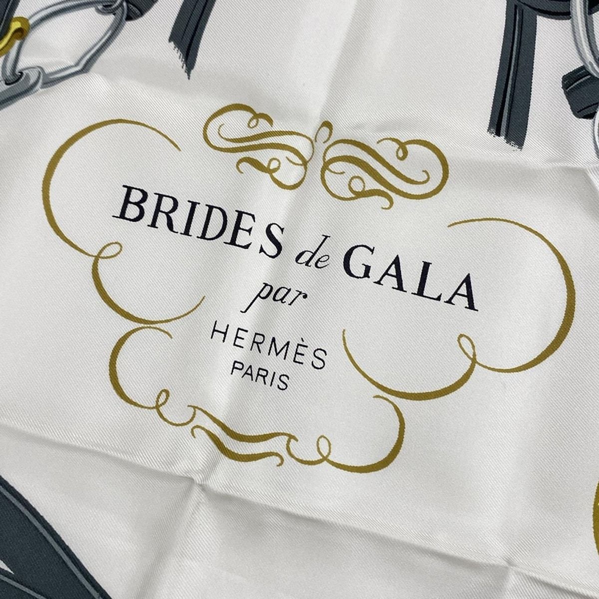 HERMES エルメス スカーフ カレ90 ライトブルー×白×マルチ BRIDES de GALA シルク