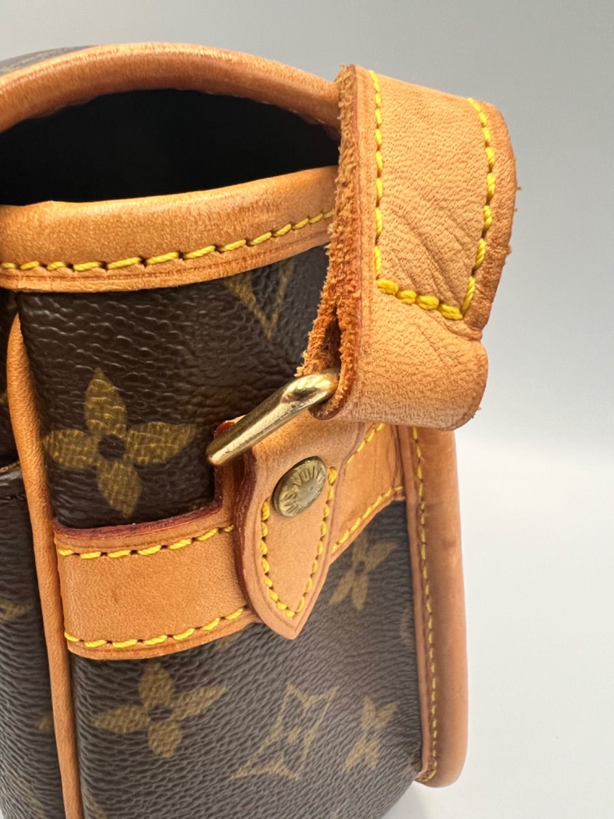 Louis Vuitton ルイヴィトン　ショルダーバッグ ソローニュ・斜めがけ LOUIS VUITTON ルイヴィトン LV 斜めがけ ショルダーバッグ