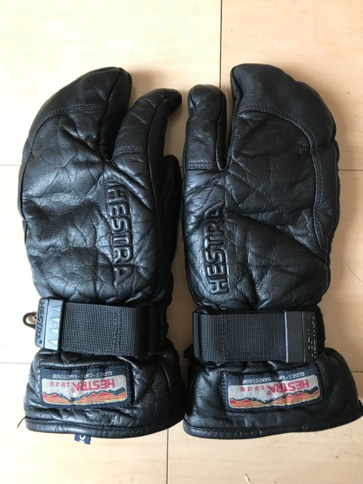 ヘストラ　HESTRA レザー　3フィンガーグローブ　新品　送料込み　6サイズ HESTRA 『 3-Finger GTX Full Leather 』 スノーボード グローブ