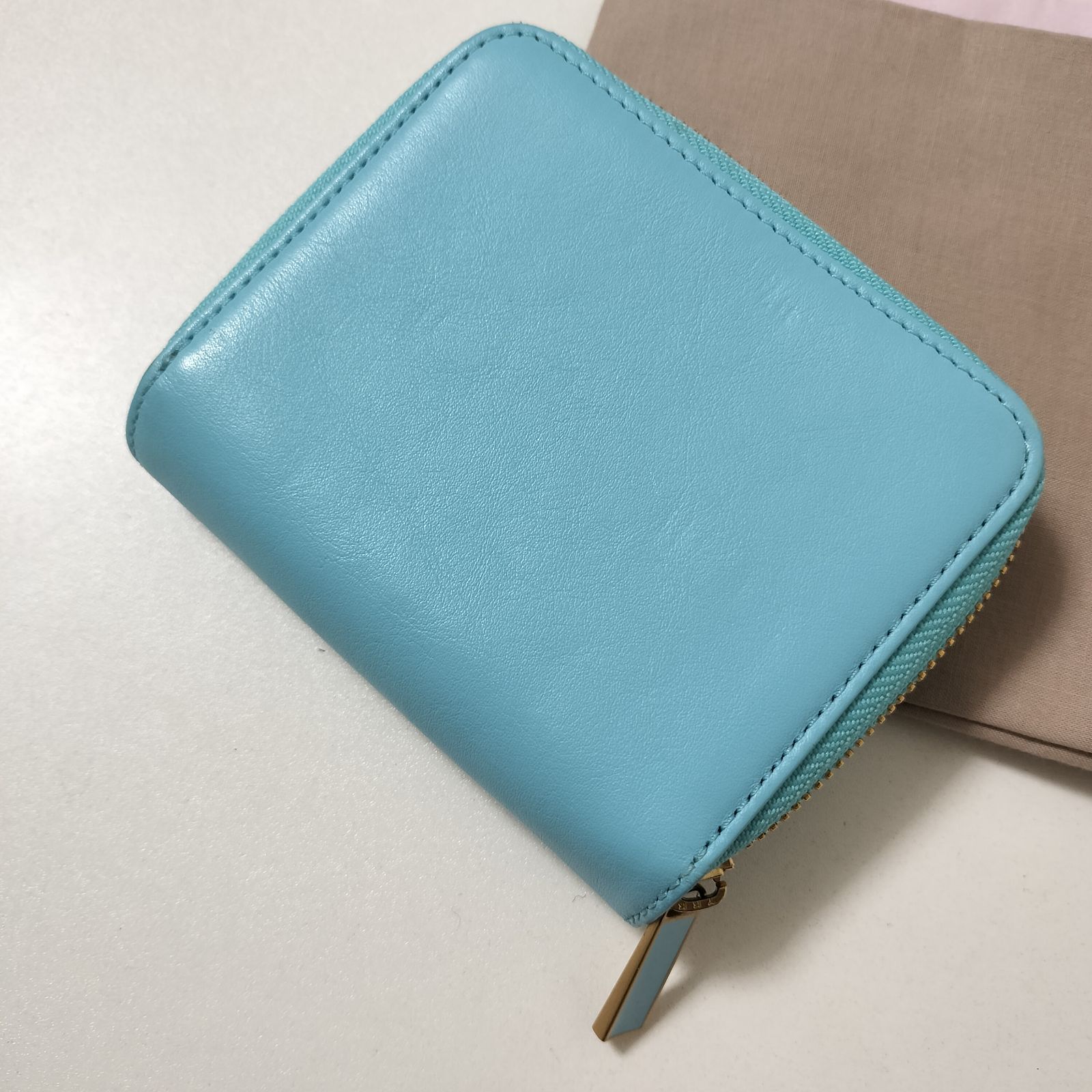 アニエスべー 本革レザー 折財布 ターコイズブルー系 美品 - メルカリ