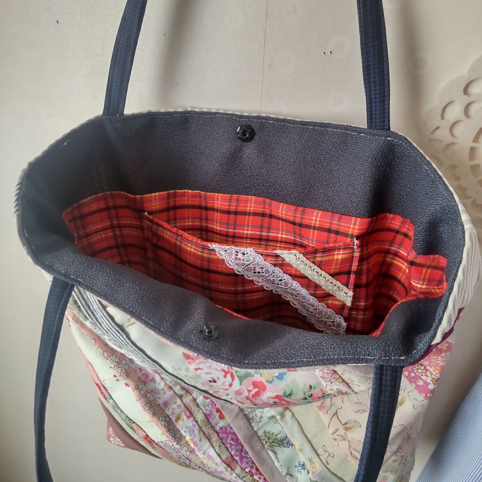 【専用出品】ハンドメイド✳✳パッチワーク　トートバッグ　3点おまとめ ハンドメイド✳✳パッチワーク トートバッグ ピンク 花柄 - メルカリ