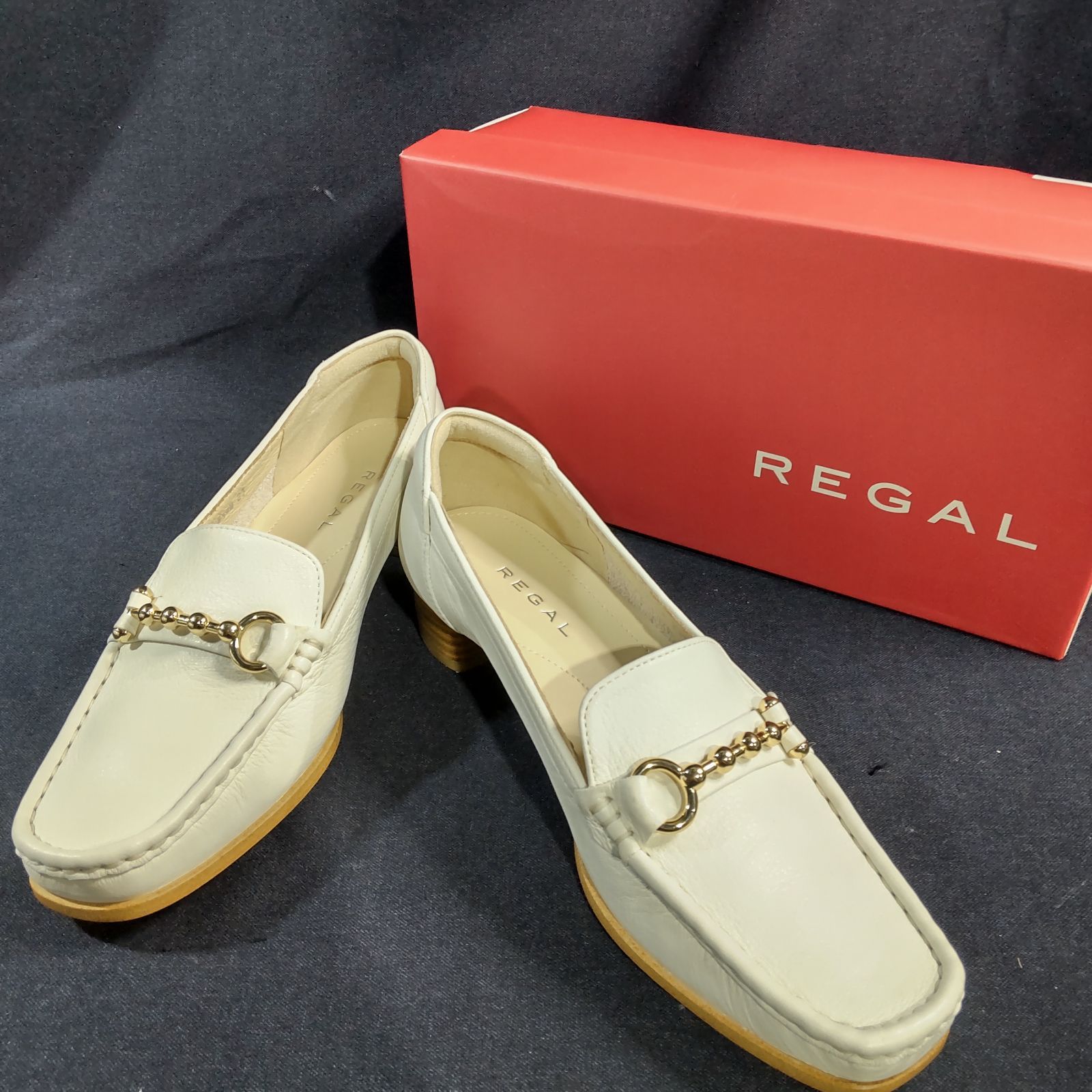 REGAL リーガル ビットローファー パンプス ホワイト ローヒール 23cm 箱あり L614