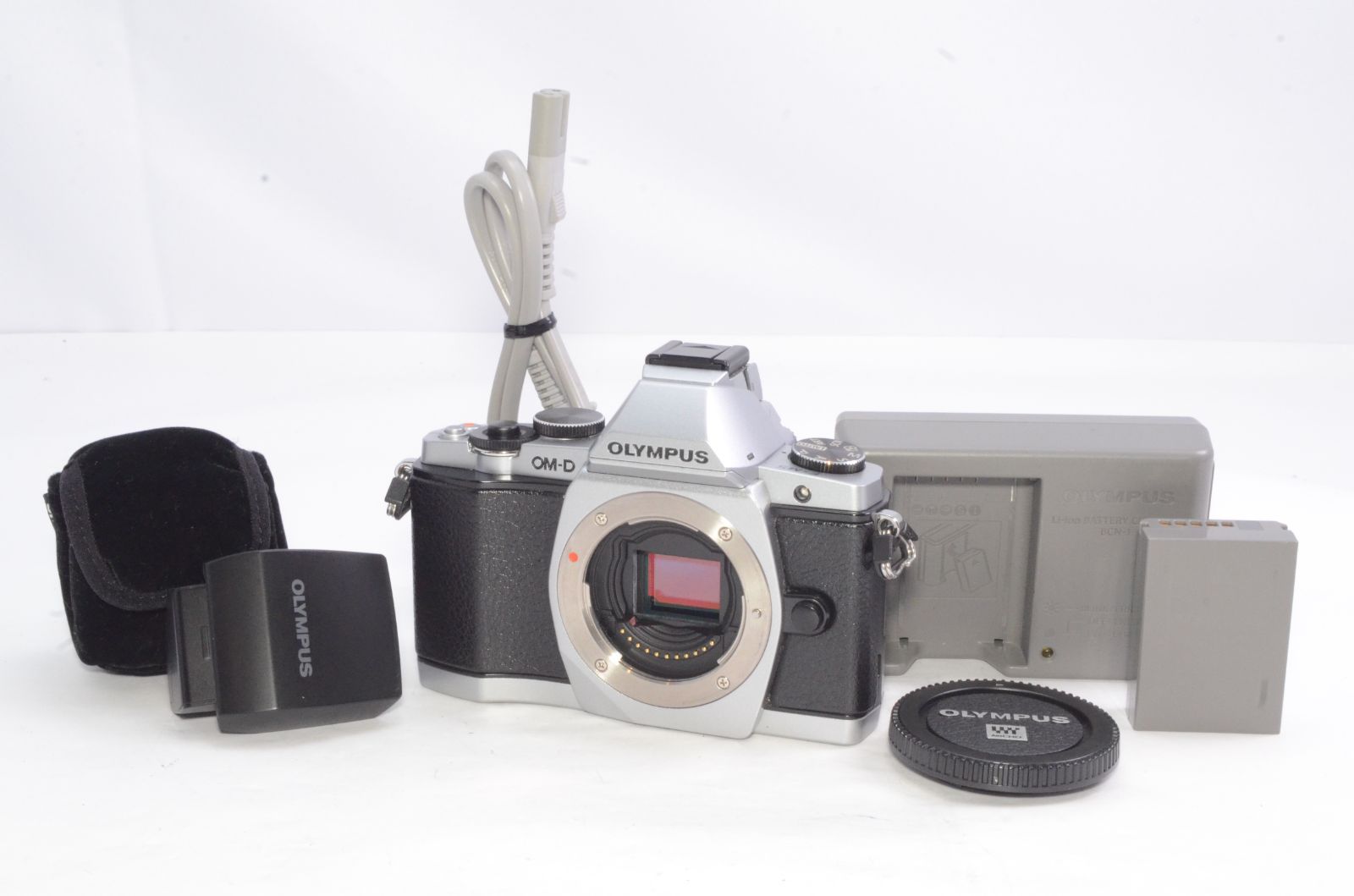 OLYMPUS オリンパス OM-D E-M5 ボディー シルバー