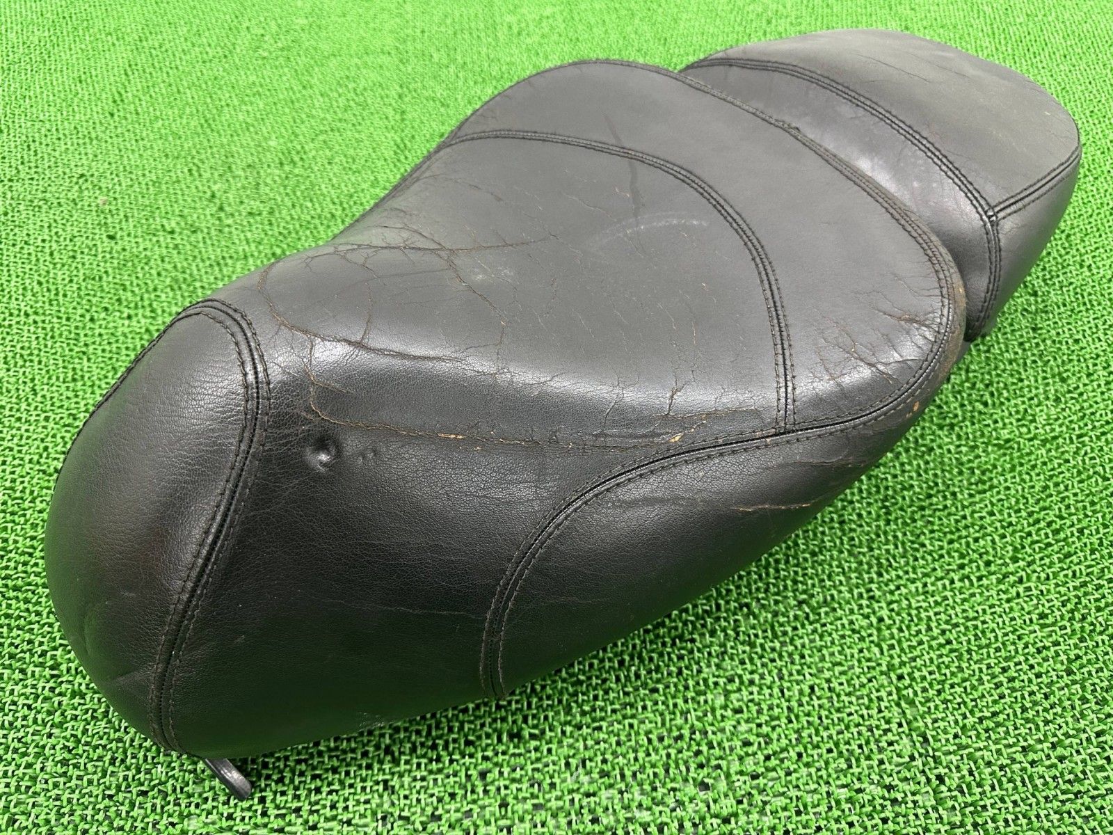 GTV250 シート ピアジオ 純正 バイク 部品 ベスパ メインシート タンデムシート シートベース 張替え素材に 車検 Genuine Xi