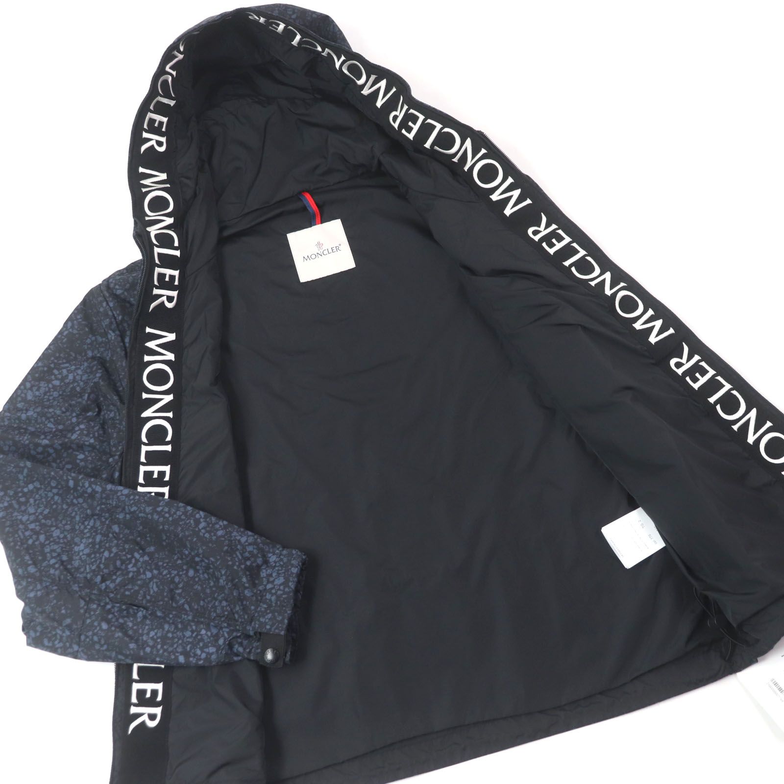未使用品○MONCLER モンクレール 20SS F10911B72600 539UR SIAGNE