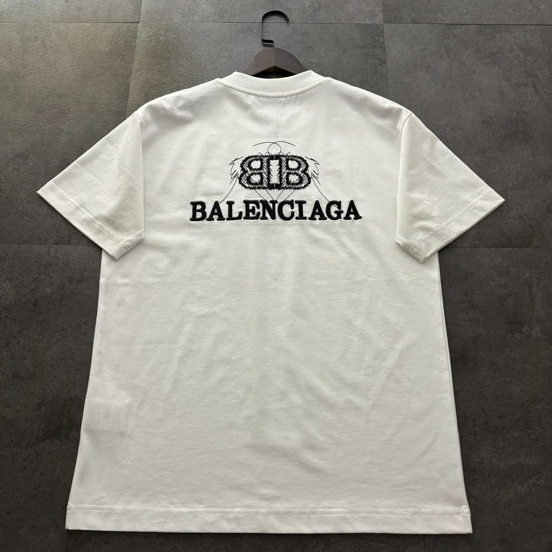 Balenciagaホワイト ロゴ刺繍 Tシャツ 半袖 - メルカリ