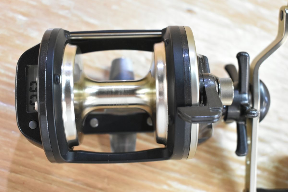 ダイワ メーター倶楽部巨鯉 40W 右巻き DAIWA KYOGOI ベイトリール