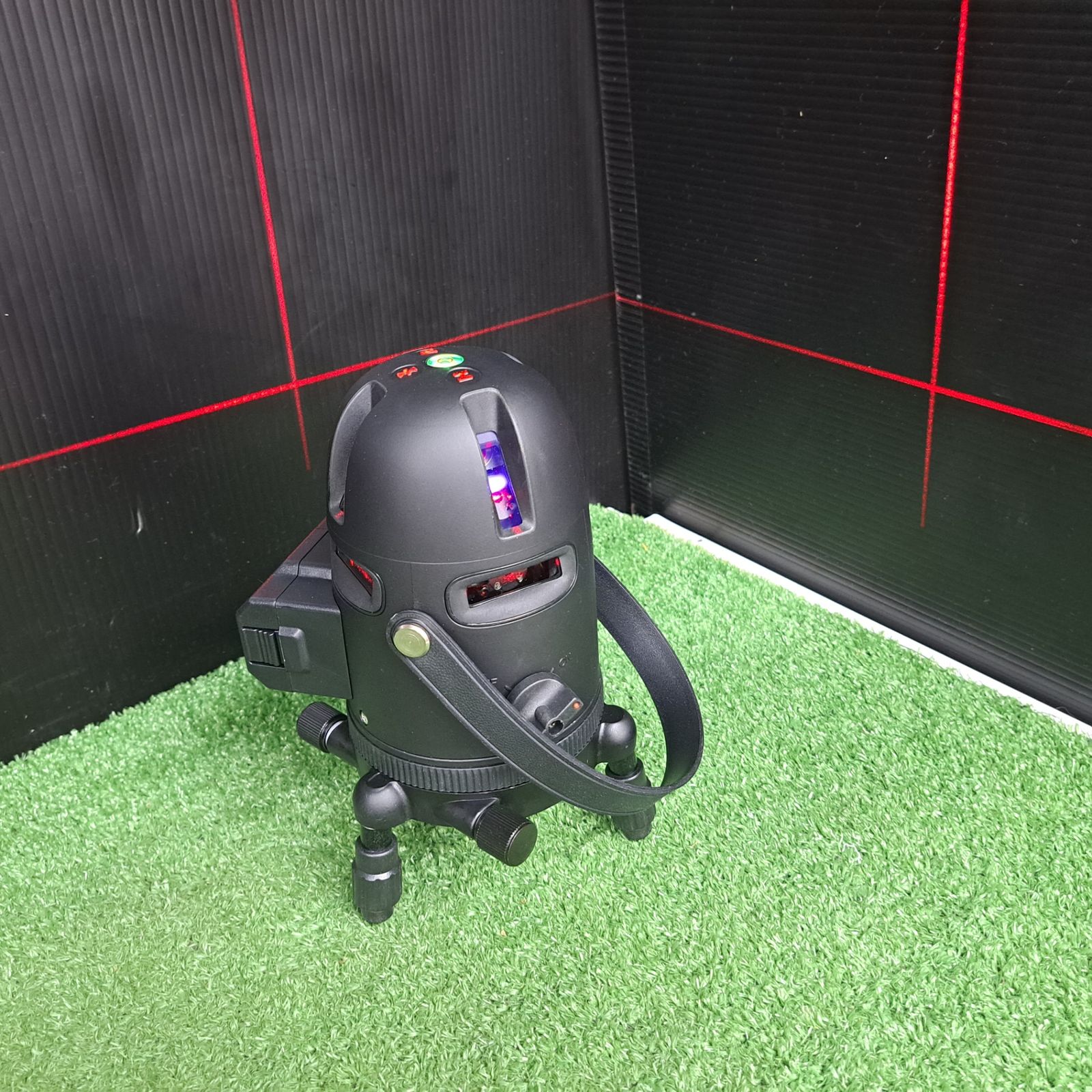 VOICE フルラインレーザー墨出し器