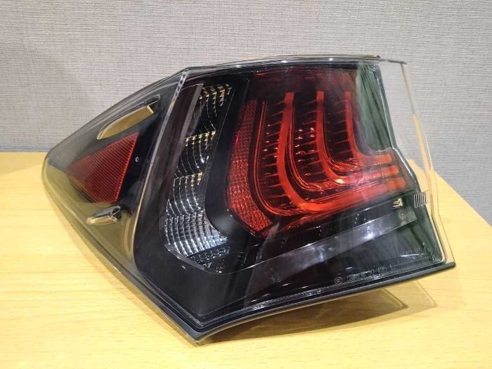トヨタ レクサス GS F テールランプ リヤ コンビネーションランプ レンズ - ボデー 左 LEXUS GS F Lens - Body Rear Combination Lamp 20