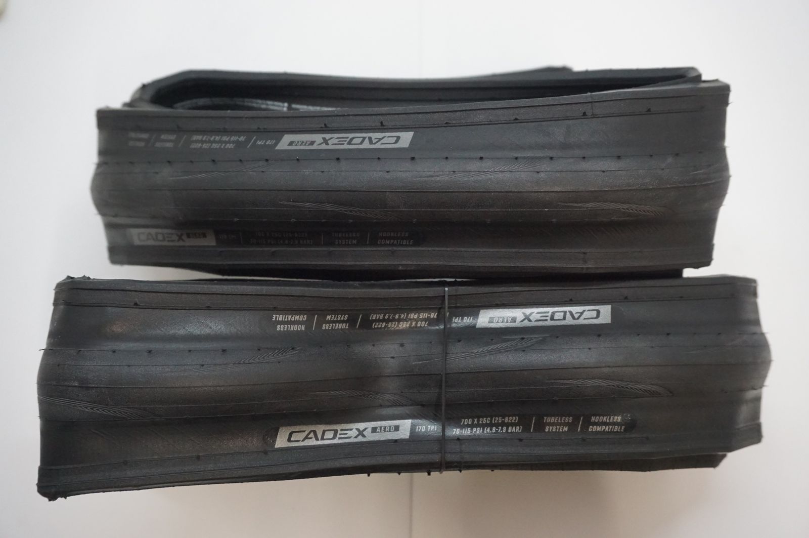 Cadex Race チューブレスタイヤ 25c 2本セット 黒 Cadex Race チューブレスタイヤ 25c 2本セット 黒 カデックス