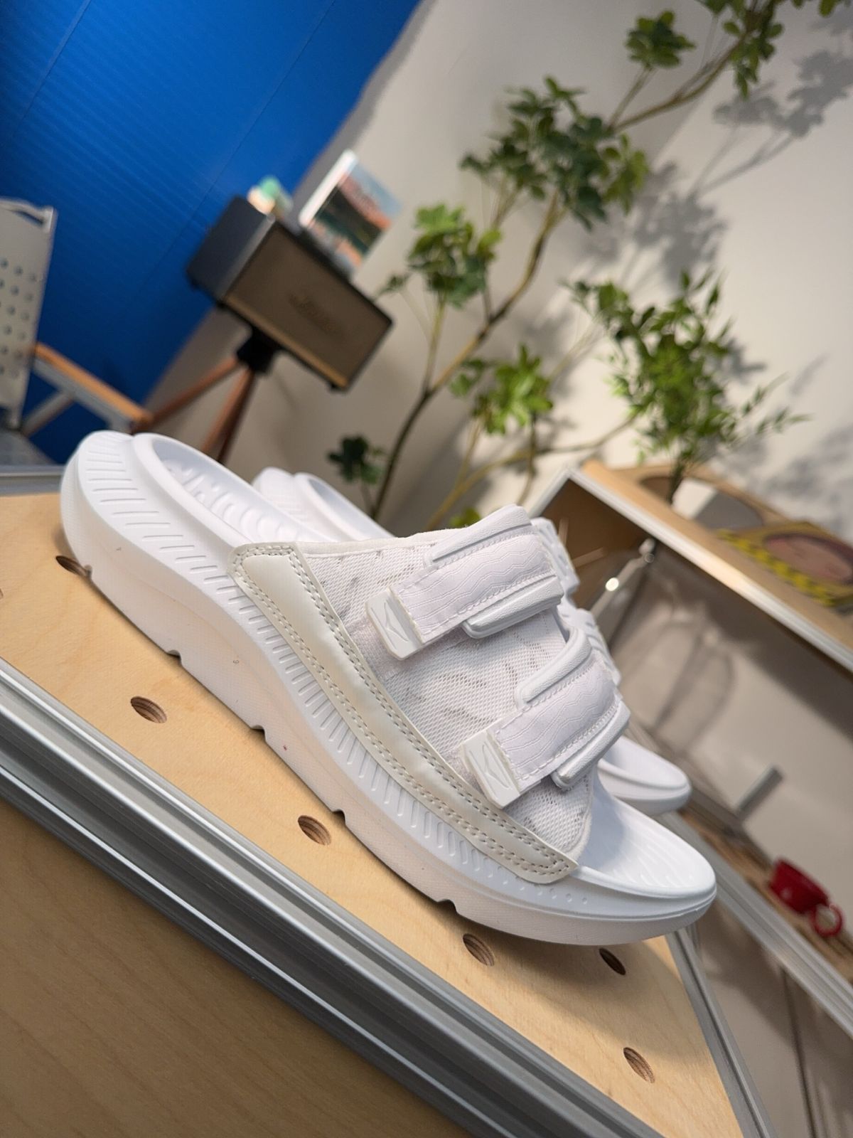 HOKA ONEONE ホカオネオネ ORA LUXE スリッポン サンダル ファッショナブルなスリッパ ファッション 大気 耐摩耗性です 気楽さ スリッポン ホワイト WWW_NOITHATQUANGTHANH_NET