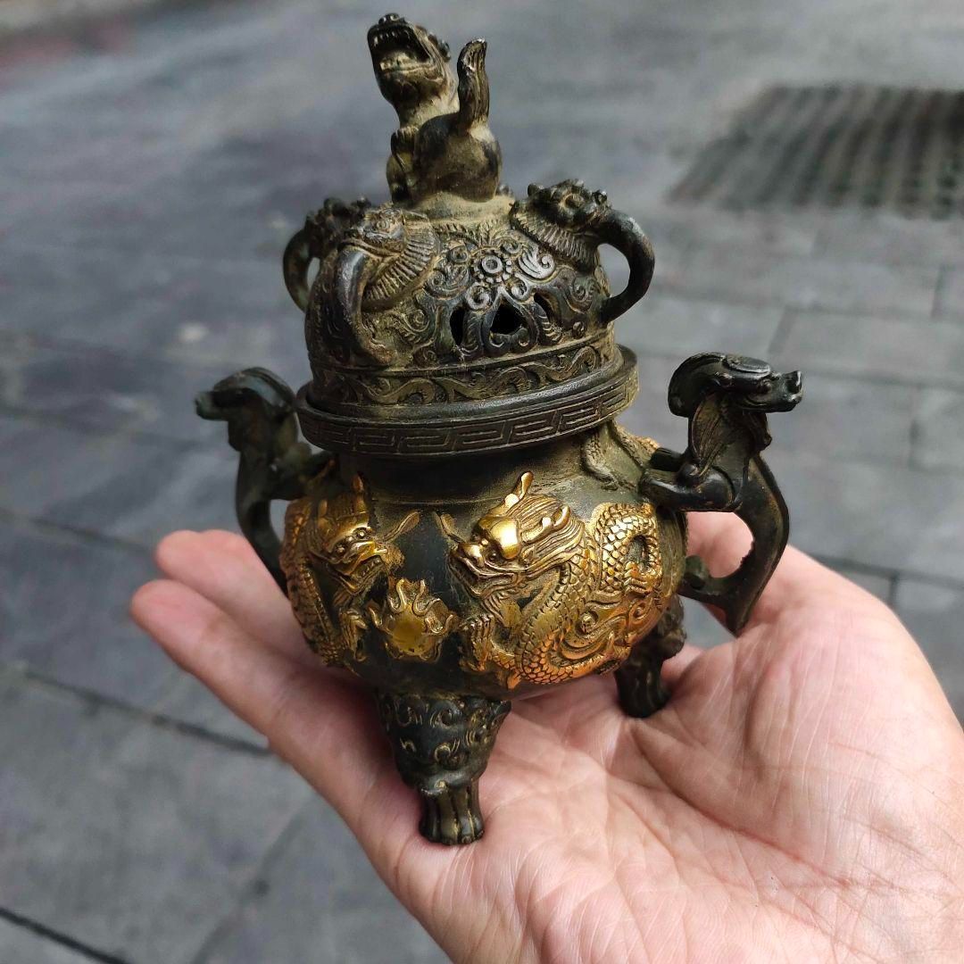 銅製 竜戯珠の灰皿 書道具 文房具 装飾品 工芸品 美術品 銅製 竜戯珠の灰皿 書道具 文房具 装飾品 工芸品 美術品