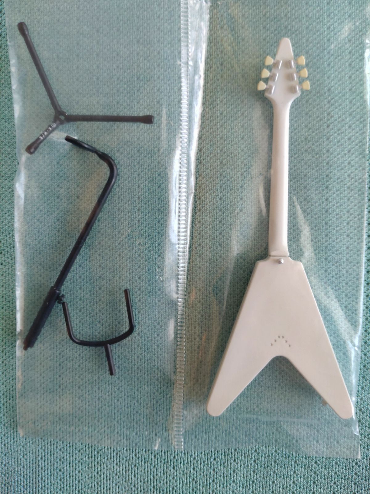 フライングV Type【山中 さわ子先生モデル】ギタースタンド付き⑦