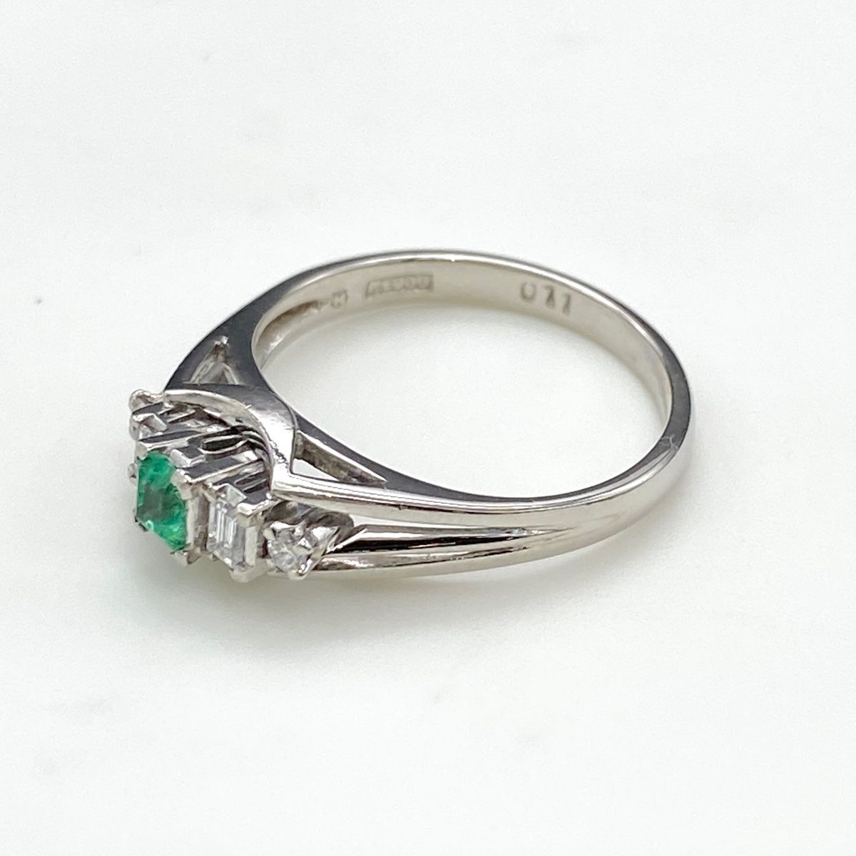 ミキモト MIKIMOTO エメラルド デザインリング プラチナ 指輪 メレダイヤ リング 10.5号 Pt900 エメラルド ダイヤモンド レディース