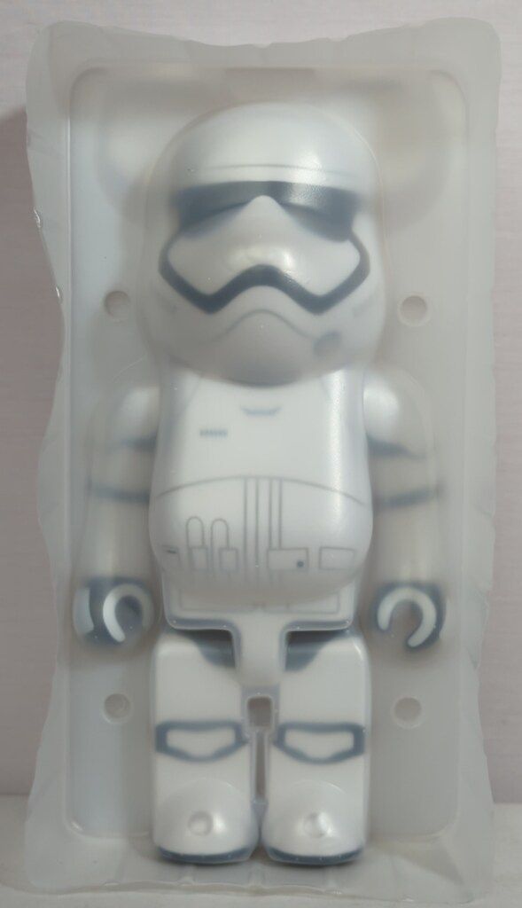 MEDICOMTOY BE@RBRICK FIRST ORDER STORMTROOPER 400% 400