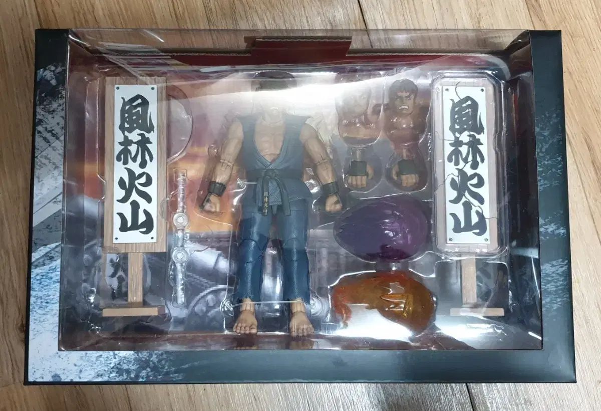 ザダトイズ ストリートファイター 邪悪な リュウ アクションフィギュア