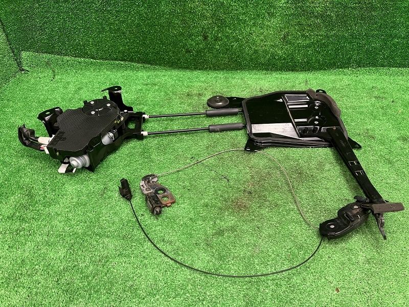ヴォクシー ZRR75W 左パワースライドドアモーター ZS 煌2 4WD 8