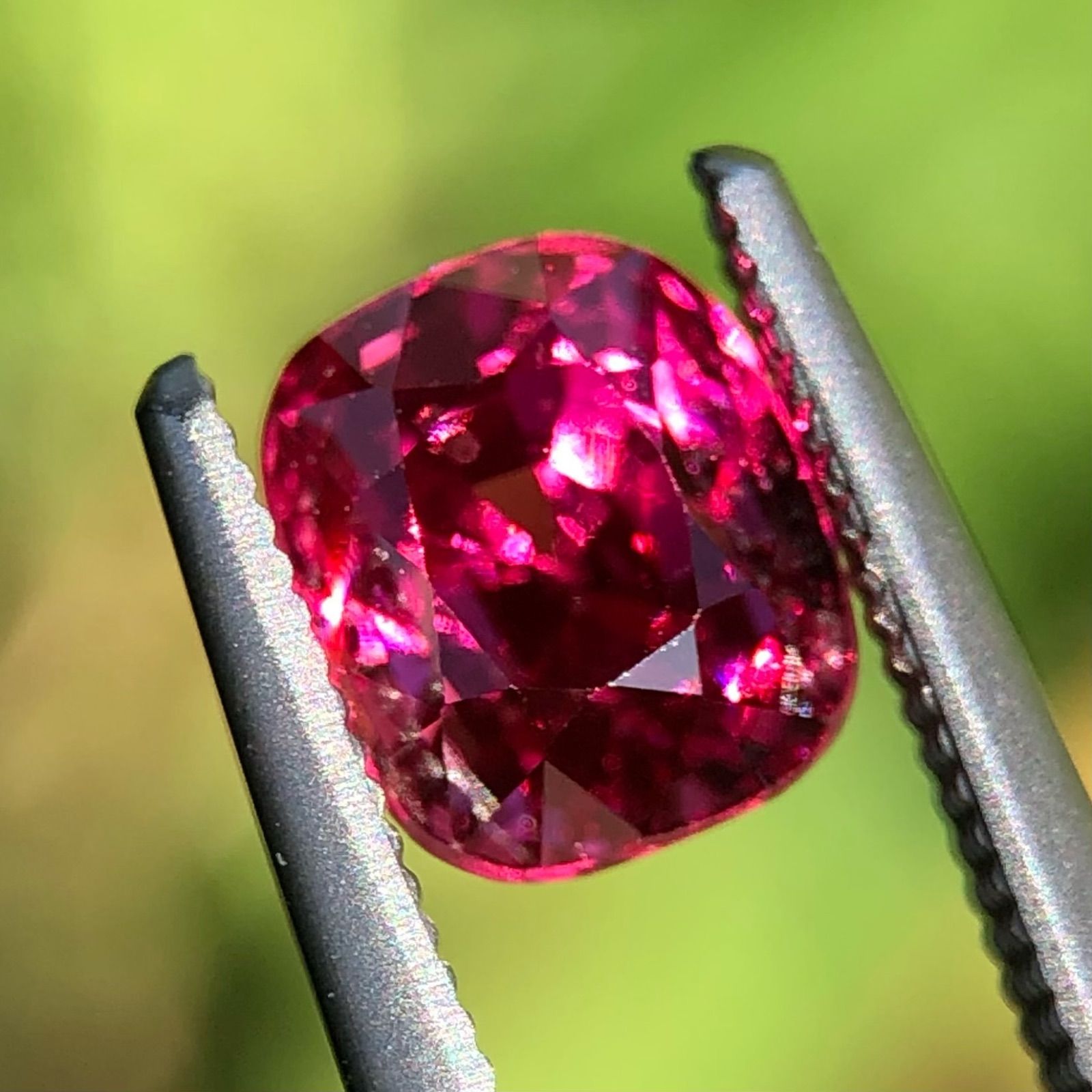 [高品質・希少]天然非加熱 ミャンマー産 スピネル ルース 1.54ct 美濃色 1点物 産地証明鑑別書付き - メルカリ